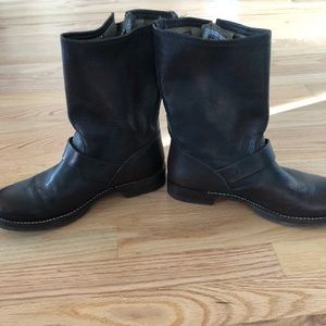 FRYE  BOOTS 8 1/2 Final drop$